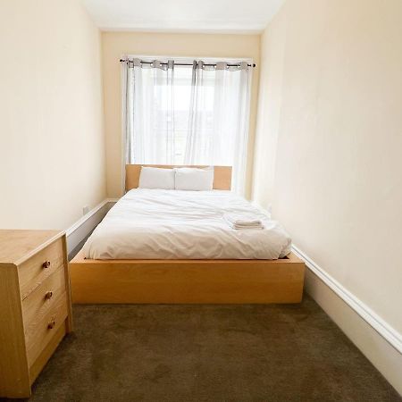 Appartamento Convenient 3Br Flat On Leith Walk Edimburgo Esterno foto