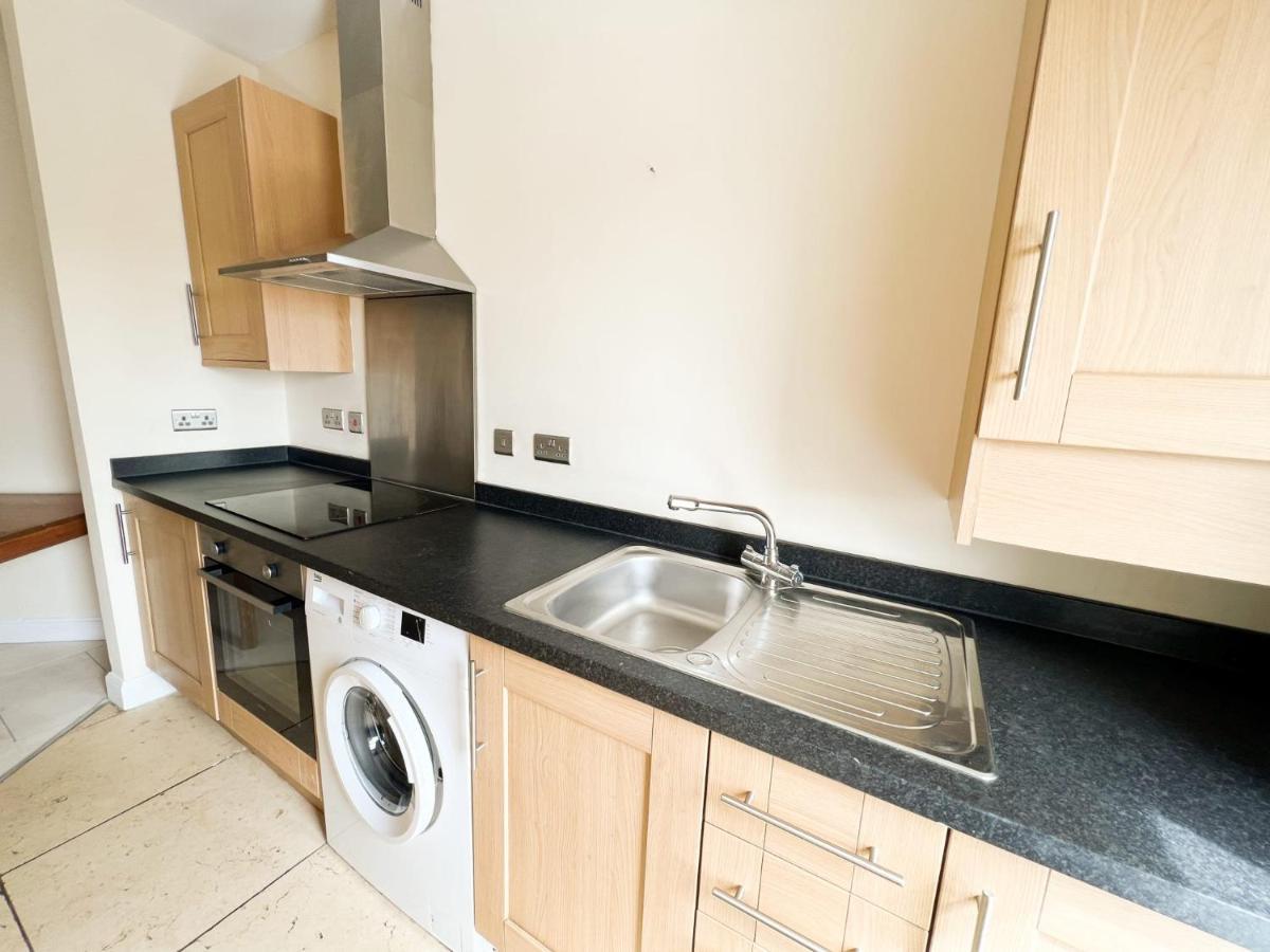 Appartamento Convenient 3Br Flat On Leith Walk Edimburgo Esterno foto