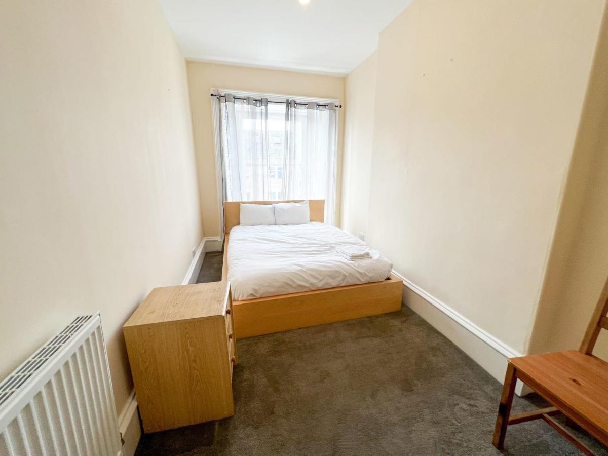 Appartamento Convenient 3Br Flat On Leith Walk Edimburgo Esterno foto