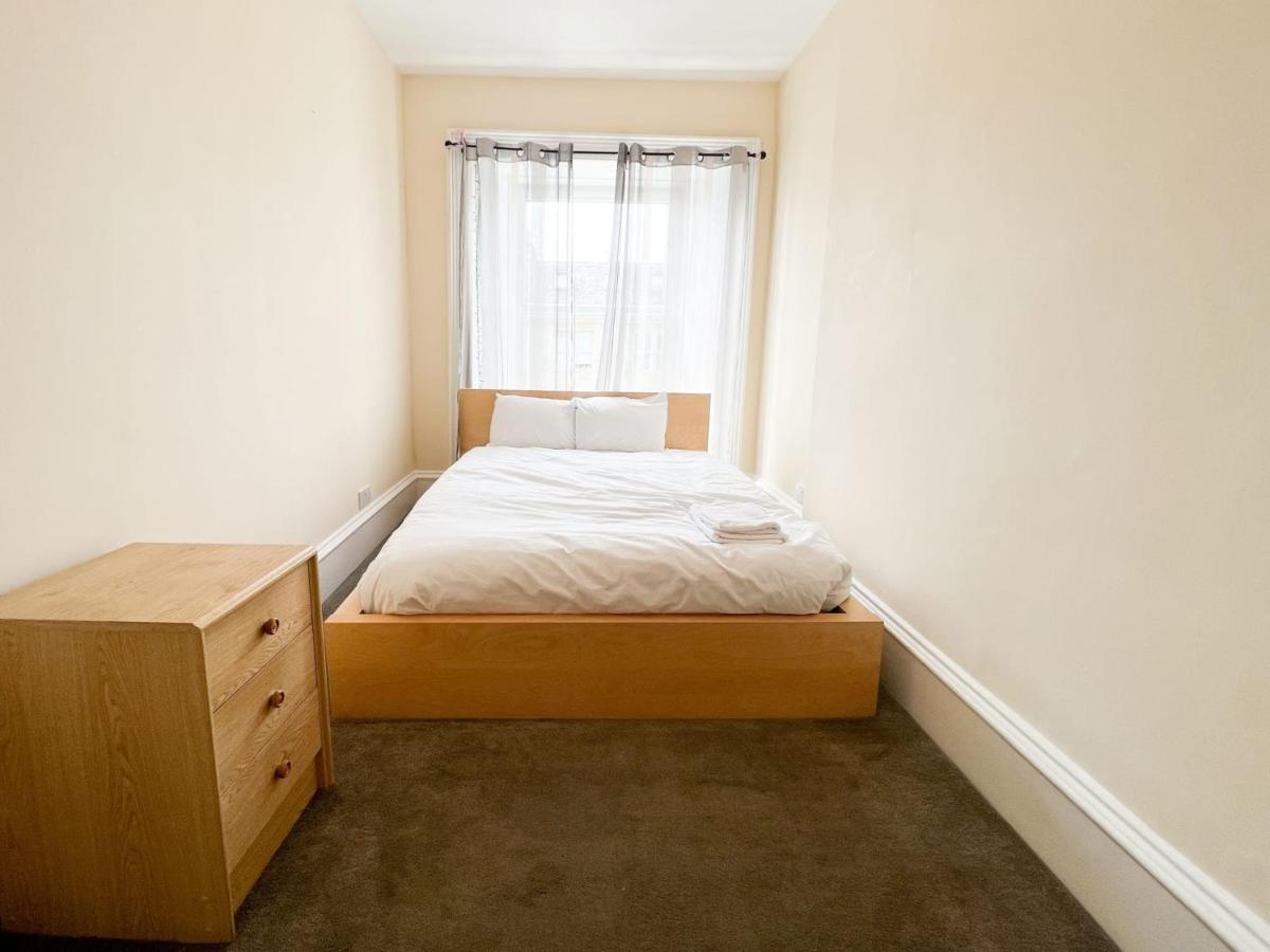 Appartamento Convenient 3Br Flat On Leith Walk Edimburgo Esterno foto